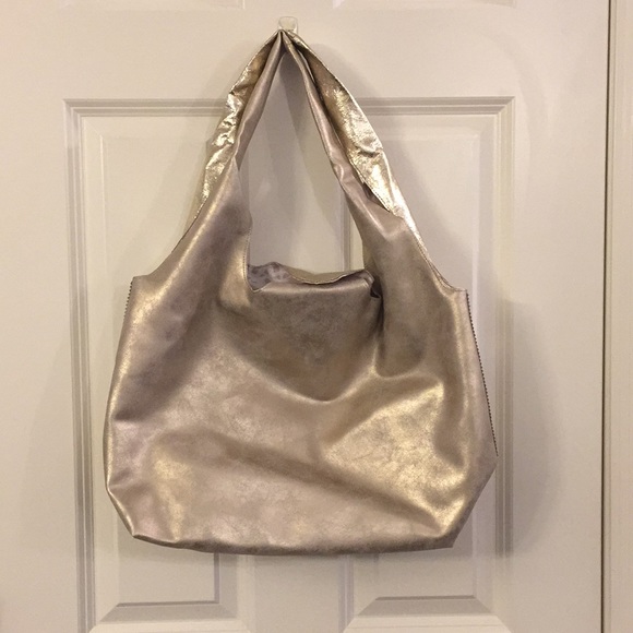 Stella and Dot gold switcharoo tote. - Picture 2 of 3